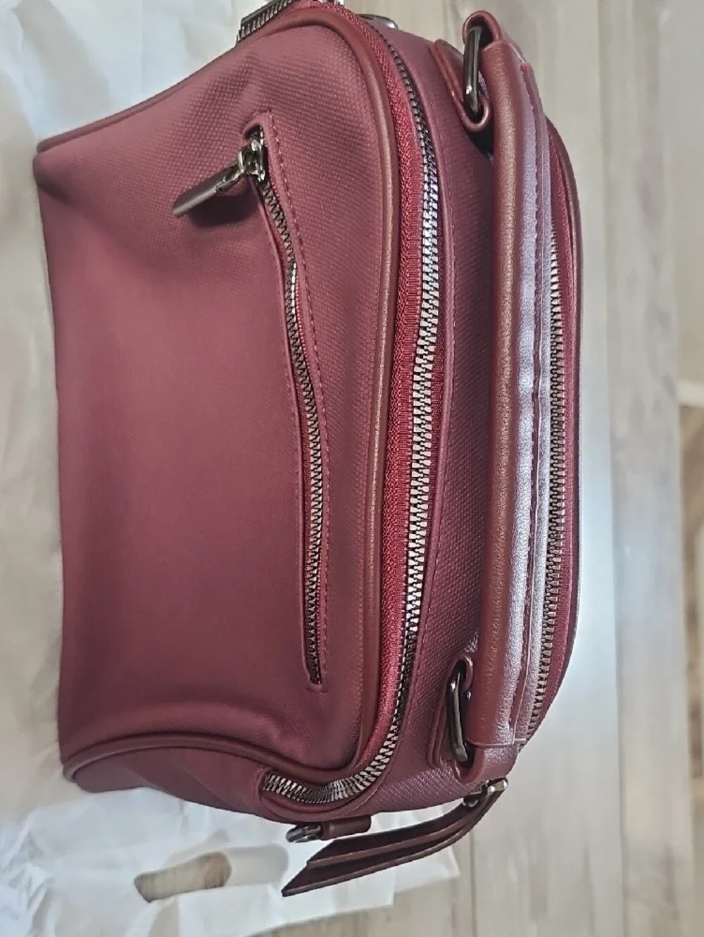 Women's Leather Crossbody Bag in Burgundy